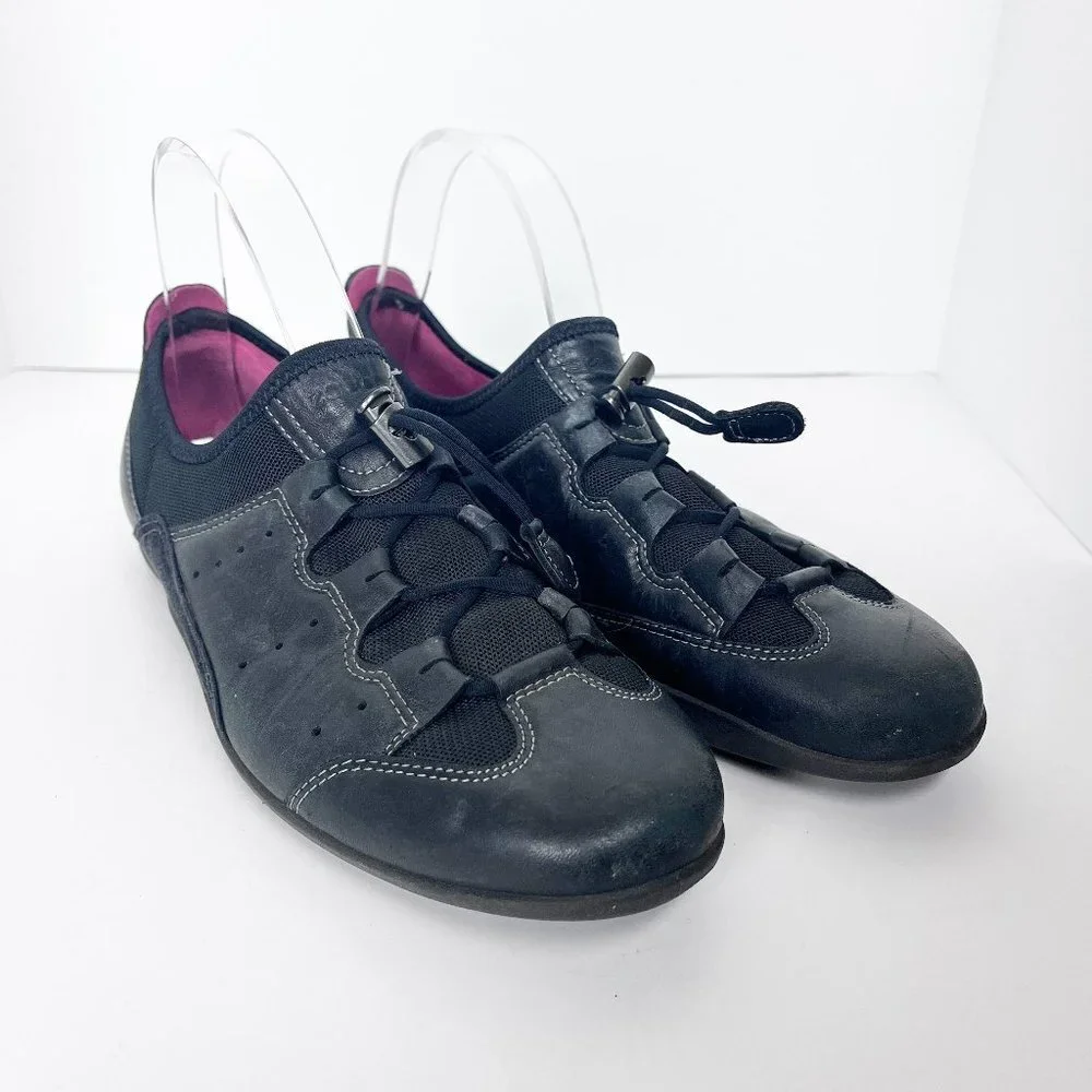 2/$14 Ecco Leather Sneakers 41